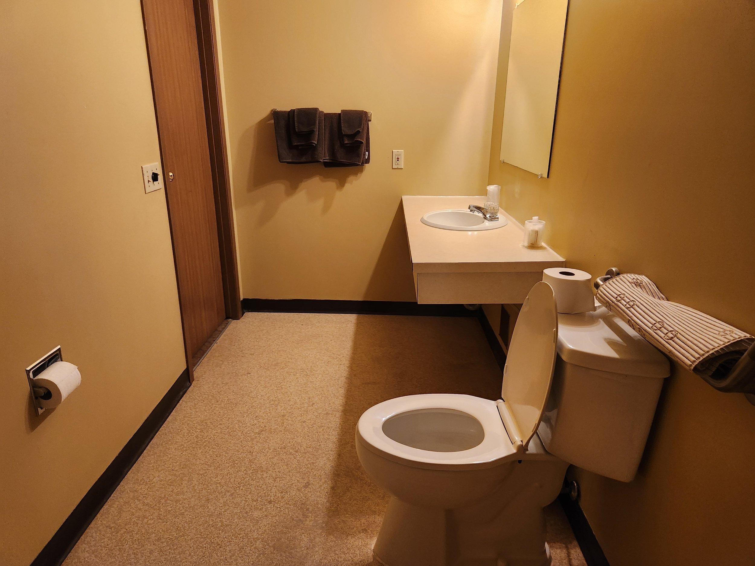 Hardisty Motel Экстерьер фото